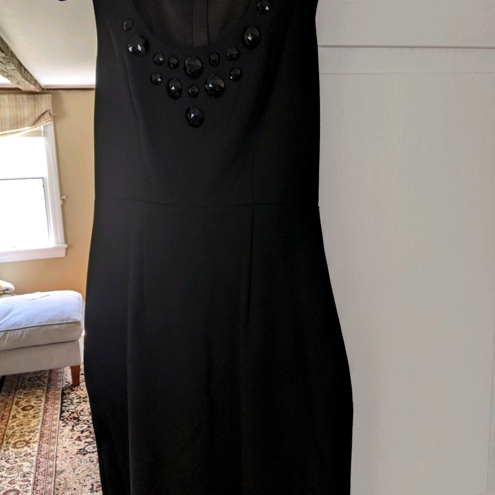 Black, sleeveless size 4 dress